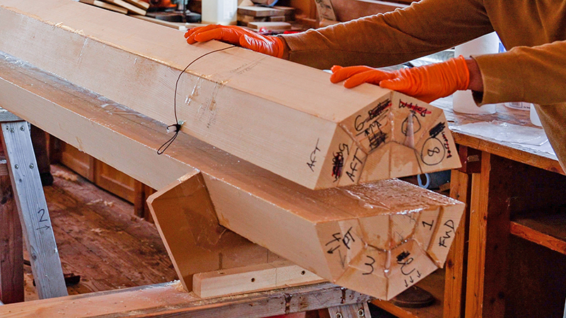 Glueing a boat mast together